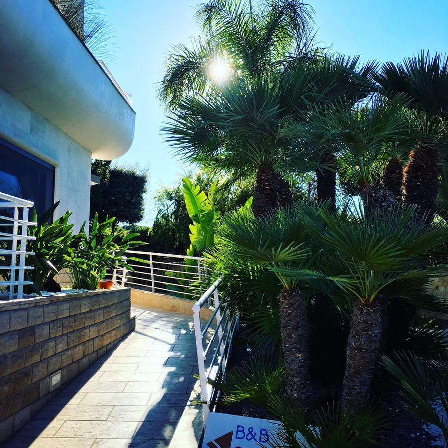 Bed and Breakfast Foglie D' Acqua Bisceglie Exterior foto